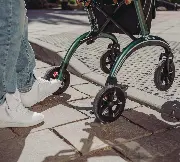 Zusätzliches Produktbild für Saljol Carbon Rollator mit Vollausstattung