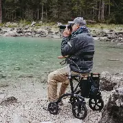 Zusätzliches Produktbild für Saljol Allround Rollator AR62 Magic Black mit Vollausstattung
