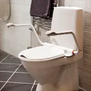 Zusätzliches Produktbild für Etac Supporter II Toilettensitz mit Armlehnen