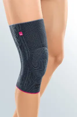 Keine Abbildung zugeordnet Produktbild für Kniebandage Genumedi extra weit Gr.4 silber